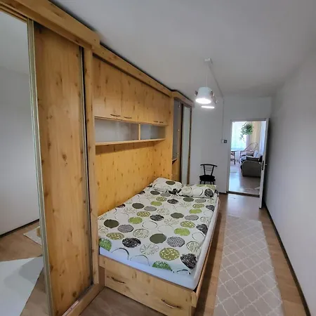 Apartment на заньковецкой *